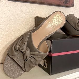 Vince Camuto Sharrey Slide Sandals, NIB, dark gray